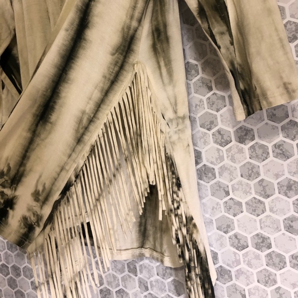 Entro Tie-Dye Fringe Top - Picture 6 of 7